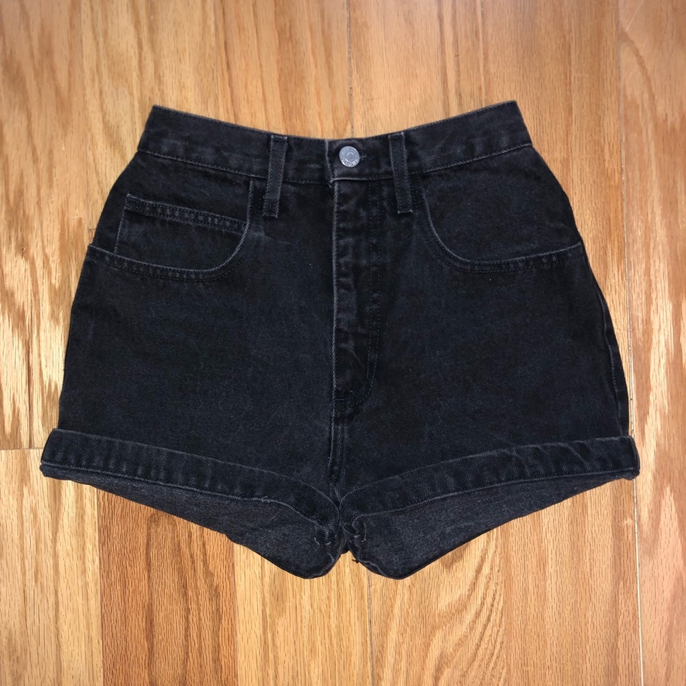 Vintage high wasted Guess shorts